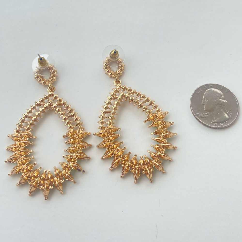 ⭐️ HOST PICK ⭐️ Fancy emerald teardrop earrings - Picture 6 of 6